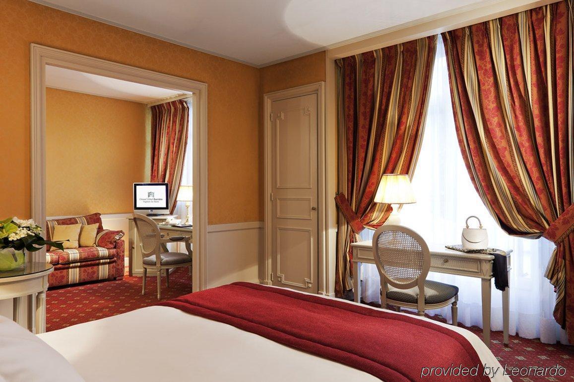 Grand Hotel Clichy Paris Екстериор снимка
